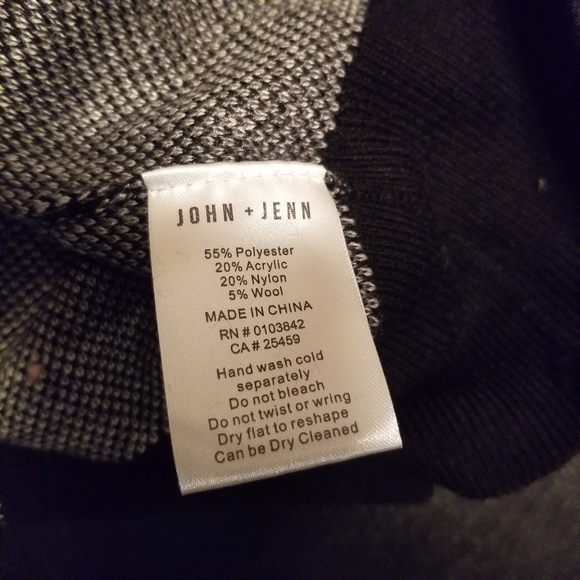 JOHN + JENN EVEREVE NWT Animal Camouflage Print Hoodie Sweater - Picture 4 of 9